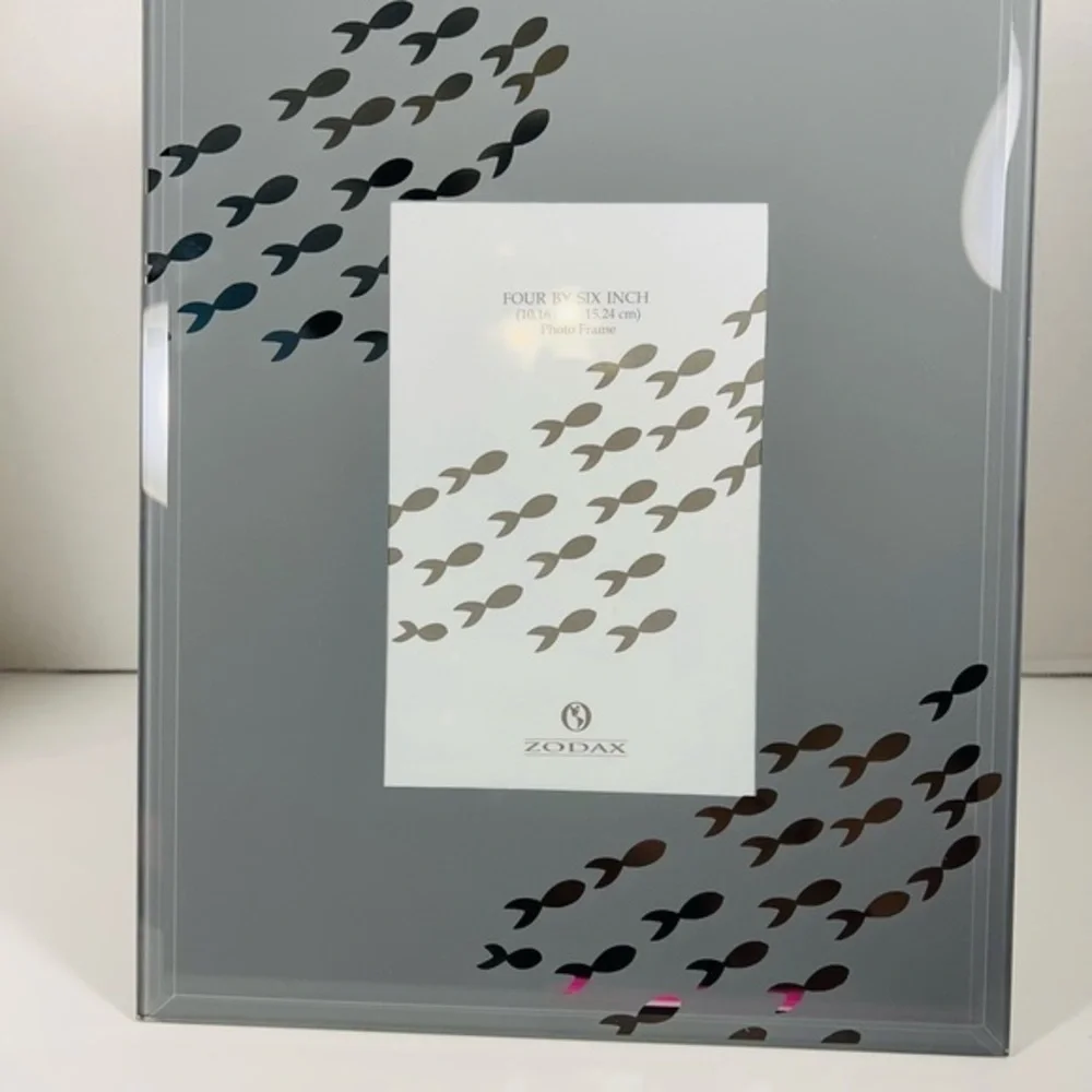 Zodax Modern Glass 8 X 10 Photo Frame Beautiful Hard To Find!